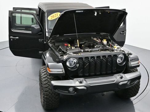Used 2021 Jeep Gladiator Willys image 37