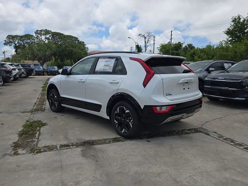 New 2026 Kia Niro Wind FWD image 6
