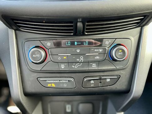 Used 2017 Ford Escape SE w/ Equipment Group 201A FWD image 27