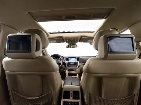 Used 2015 Mercedes-Benz GL 450 GL 450 image 32