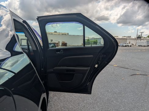 Used 2007 Cadillac STS w/ Wood Trim Package RWD image 12
