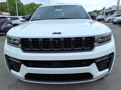 New 2026 Jeep Grand Cherokee L Limited AWD/4WD image 9