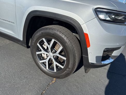 Used 2024 Jeep Grand Cherokee L Limited w/ Luxury Tech Group II image 21