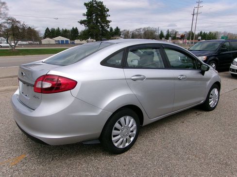 Used 2013 Ford Fiesta S image 3