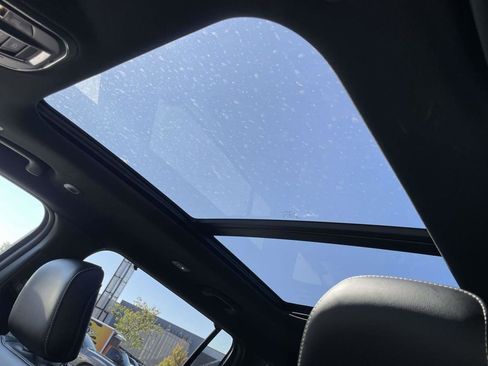 New 2025 Jeep Grand Cherokee L Limited w/ Luxury Tech Group II image 28