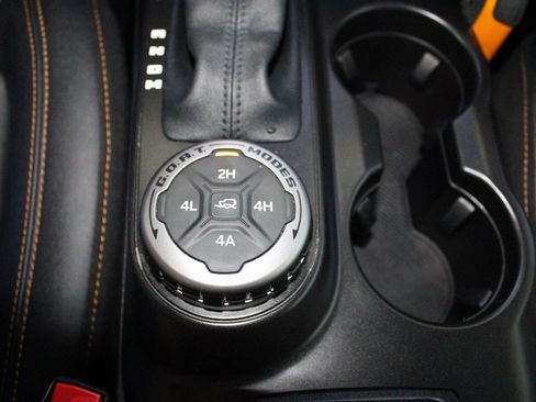 Used 2023 Ford Bronco Badlands w/ Sasquatch Package image 38