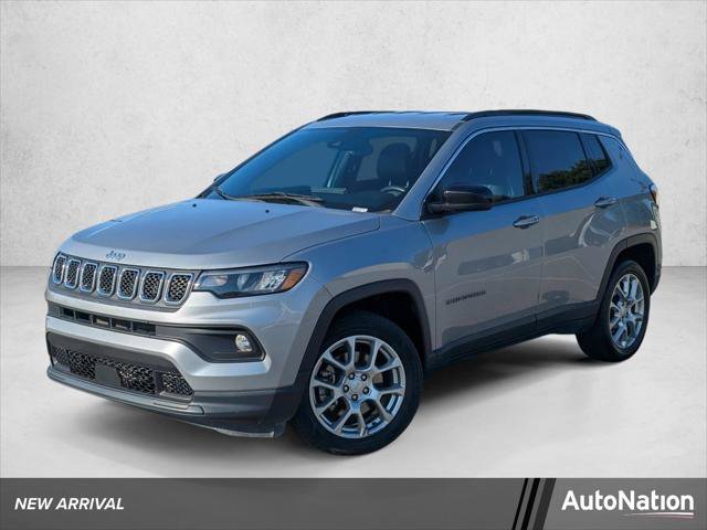 Certified 2023 Jeep Compass Latitude AWD/4WD image 1