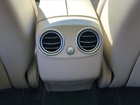 Used 2022 Mercedes-Benz GLC 300 image 17