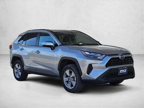 Used 2025 Toyota RAV4 XLE image 3