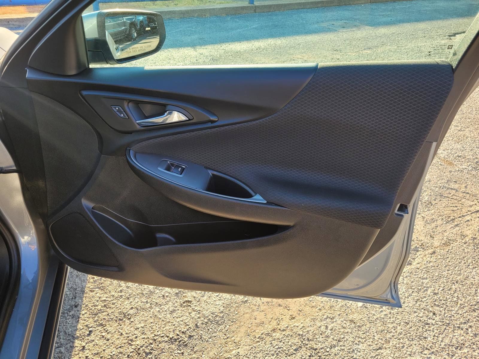 Used 2023 Chevrolet Malibu LT FWD image 9