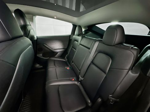 Used 2023 Tesla Model Y Performance image 25