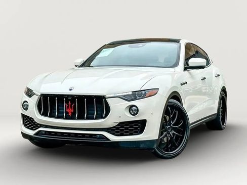 Used 2018 Maserati Levante AWD/4WD image 19