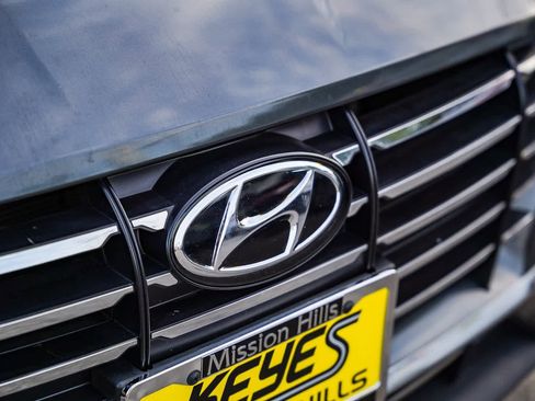 Certified 2023 Hyundai Sonata SE w/ Cargo Package image 5