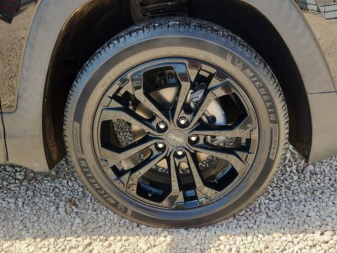 Used 2021 GMC Terrain SLT w/ Elevation Edition image 7