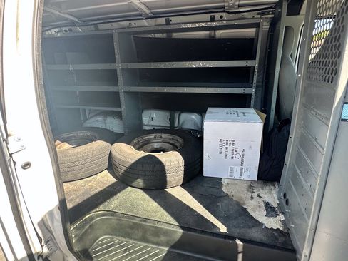 Used 2014 Ford E-250 and Econoline 250 w/ Power Group RWD image 16
