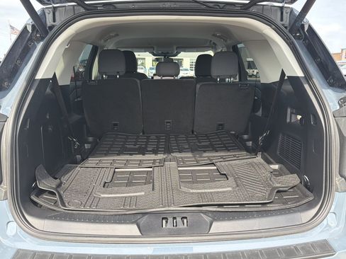 Used 2025 Ford Explorer Active AWD/4WD image 18