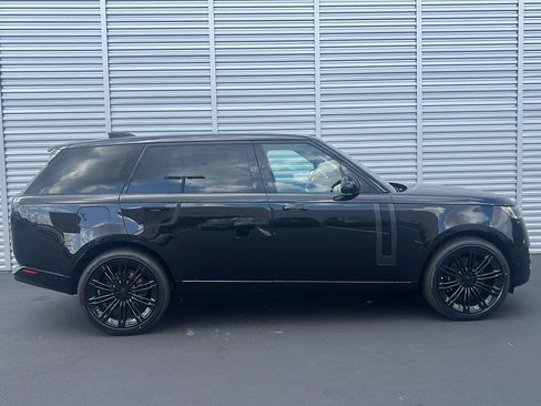 New 2026 Land Rover Range Rover Long Wheelbase SE AWD/4WD image 6