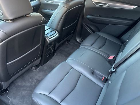 Used 2025 Cadillac XT6 Luxury FWD image 13