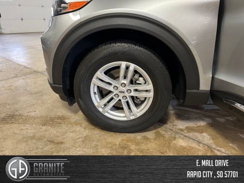 Used 2024 Ford Explorer XLT AWD/4WD image 27