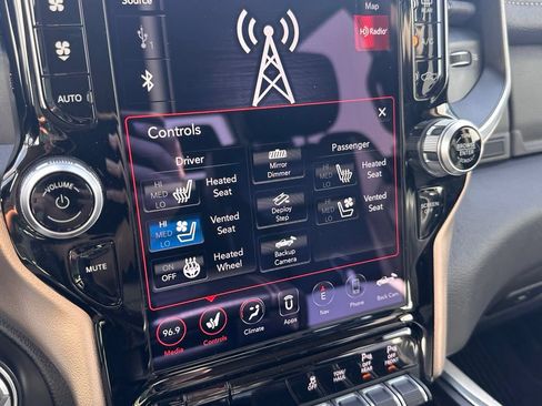 Used 2019 RAM 1500 Laramie AWD/4WD image 36