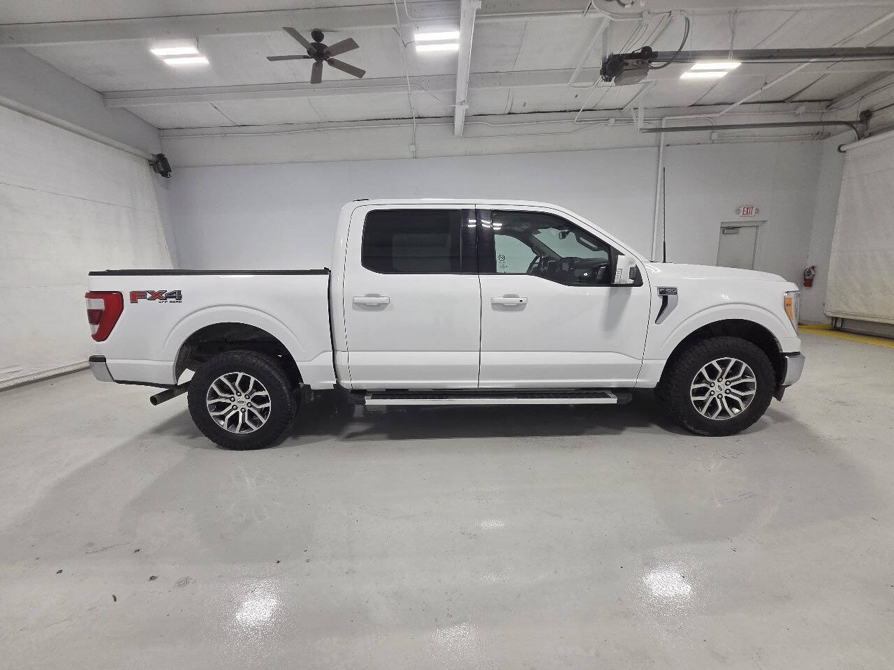 Used 2022 Ford F150 Lariat w/ FX4 Off-Road Package AWD/4WD image 11
