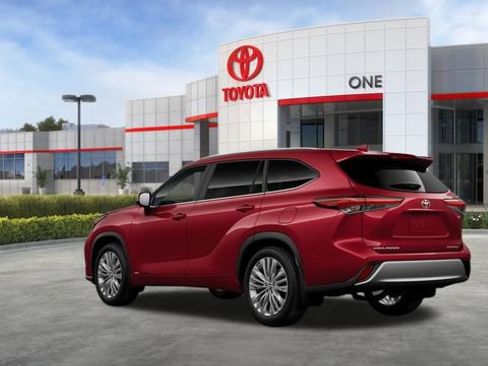 New 2026 Toyota Highlander Platinum AWD/4WD image 9