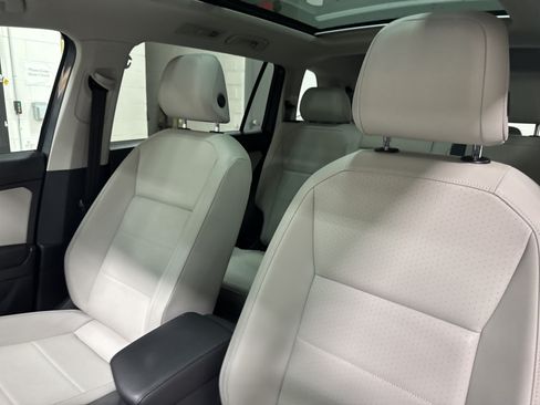 Used 2019 Volkswagen Tiguan SE w/ Panoramic Sunroof Package AWD/4WD image 30