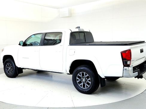 Used 2023 Toyota Tacoma SR5 AWD/4WD image 4