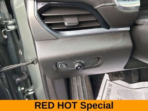 Used 2022 Chevrolet Traverse LT w/ LPO, Floor Liner Package AWD/4WD image 19