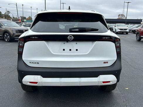 New 2026 Nissan Kicks SR image 5