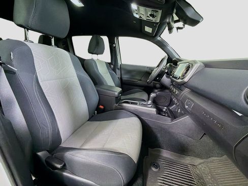 Used 2023 Toyota Tacoma TRD Off-Road image 29