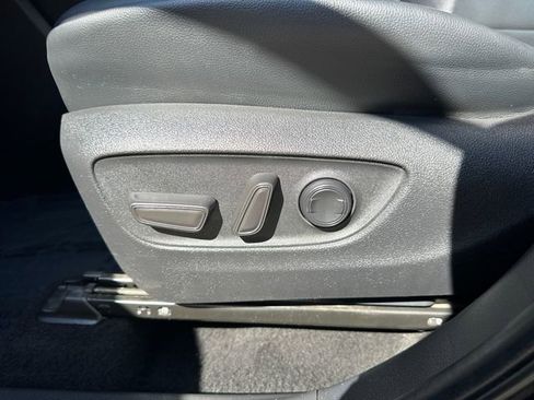 Certified 2024 Toyota Highlander XLE AWD/4WD image 34