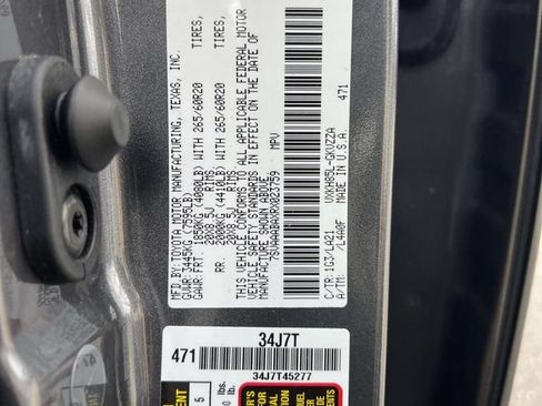 Used 2024 Toyota Sequoia Platinum w/ TRD Off-Road Package AWD/4WD image 20