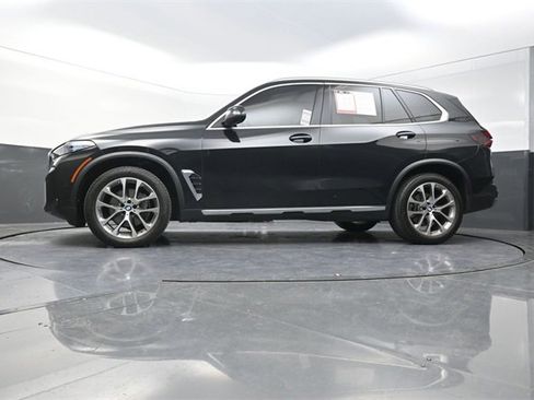Used 2024 BMW X5 xDrive40i w/ Premium Package image 30