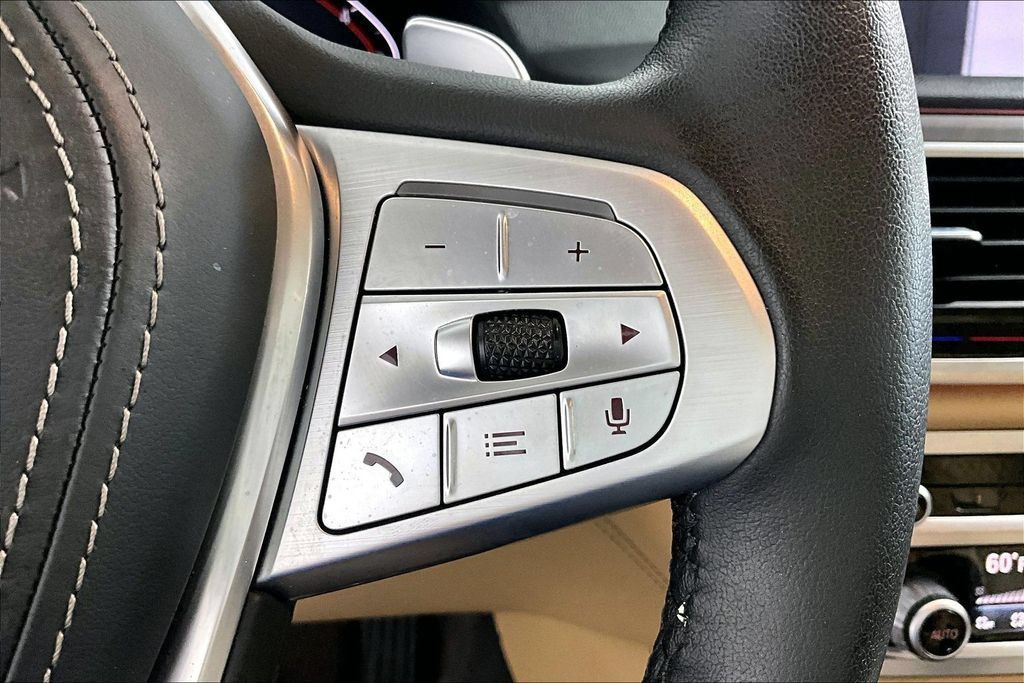 Used 2022 BMW 750i xDrive AWD/4WD image 19