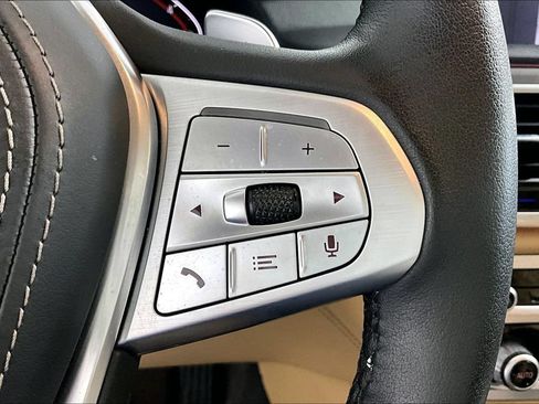 Used 2022 BMW 750Li xDrive AWD/4WD image 19