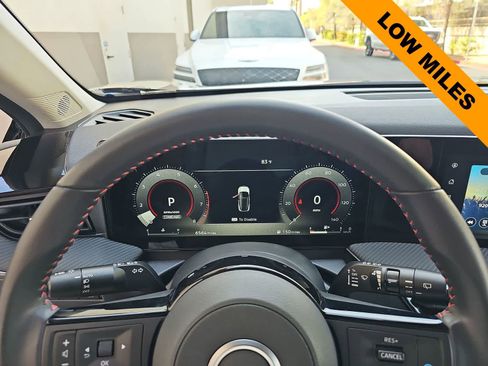 Used 2025 Nissan Kicks SR FWD image 22