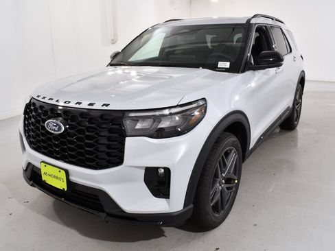 New 2026 Ford Explorer ST-Line w/ ST-Line Street Pack AWD/4WD image 2