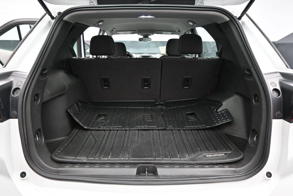 Used 2022 Chevrolet Equinox LS w/ LPO, Floor Liner Package FWD image 24
