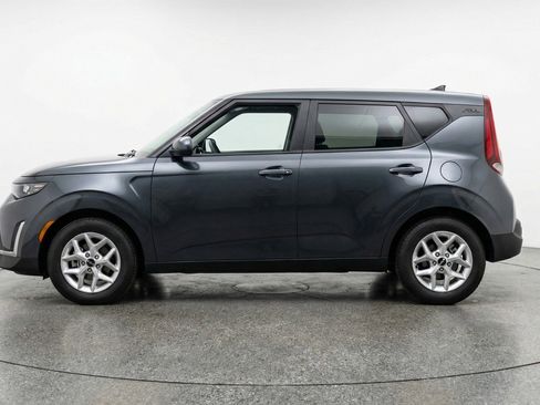 Used 2025 Kia Soul LX w/ LX Technology Package FWD image 5