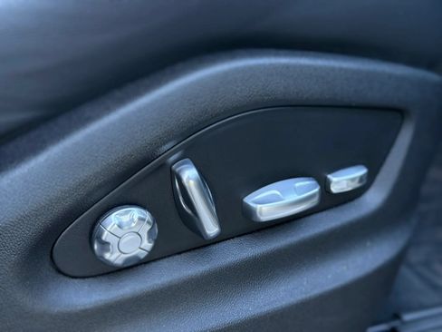 Used 2019 Porsche Cayenne AWD/4WD image 29