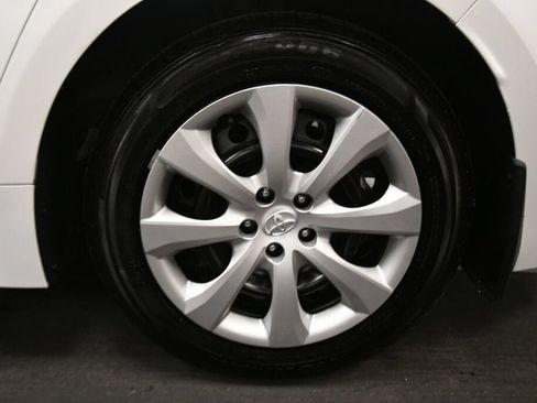 Used 2023 Toyota Corolla LE FWD image 31