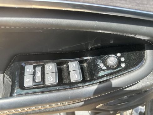 Used 2023 Jeep Grand Cherokee L Overland w/ Rear Seat Video Group I AWD/4WD image 7