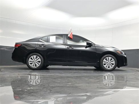 Used 2025 Nissan Sentra S image 48