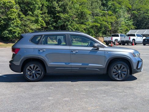 Used 2023 Volkswagen Taos S FWD image 10