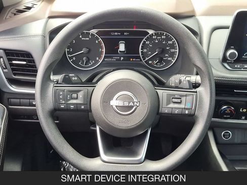 Used 2023 Nissan Rogue SV FWD image 16