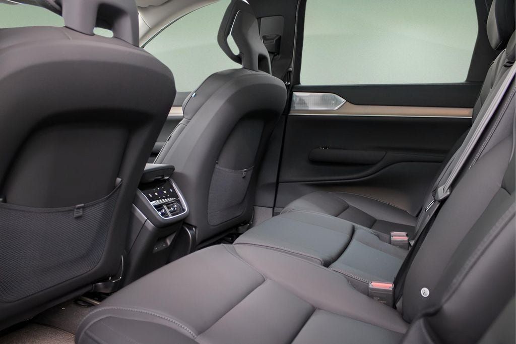 New 2025 Volvo EX90 Ultra AWD/4WD image 19