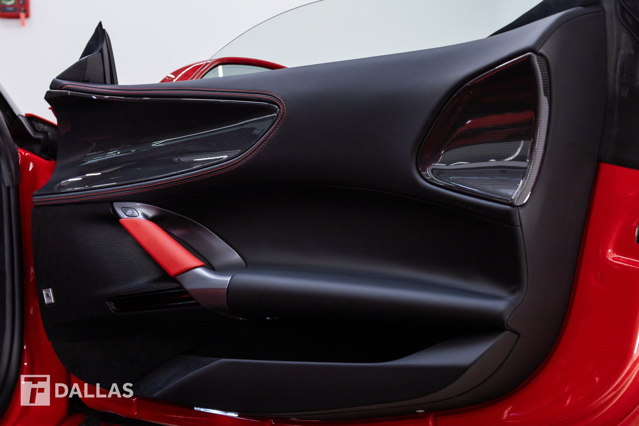 Used 2023 Ferrari SF90 Spider AWD/4WD image 40