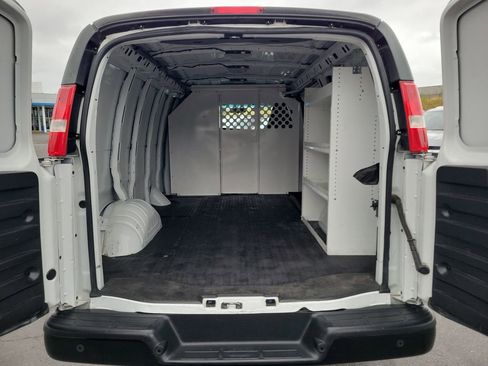 Used 2021 Chevrolet Express 2500 w/ Communications Package RWD image 18