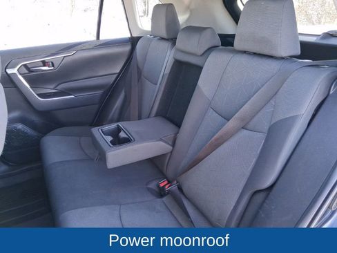 Used 2019 Toyota RAV4 XLE w/ Convenience Package image 10